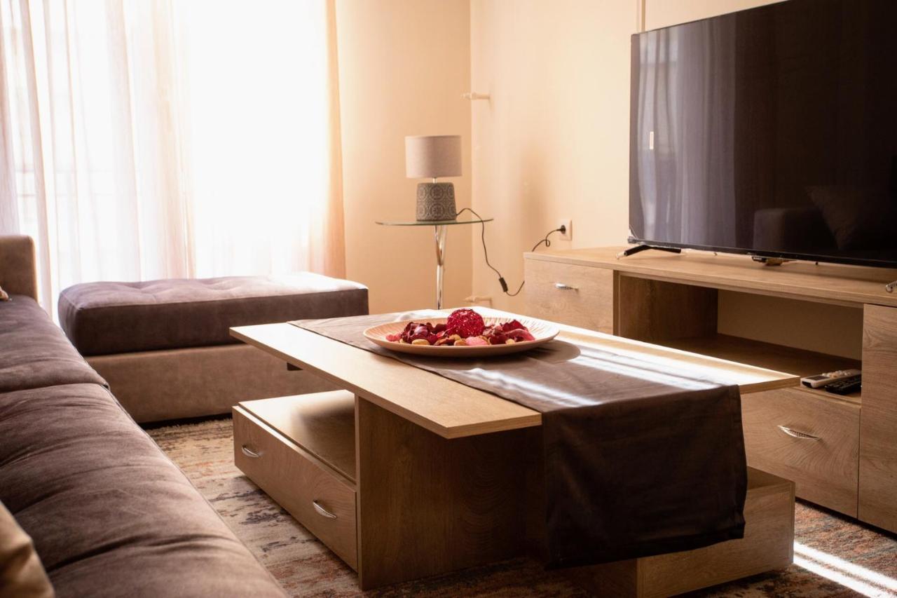 Efis Apartment Down Town Perfect Location นาฟปาคตอส ภายนอก รูปภาพ