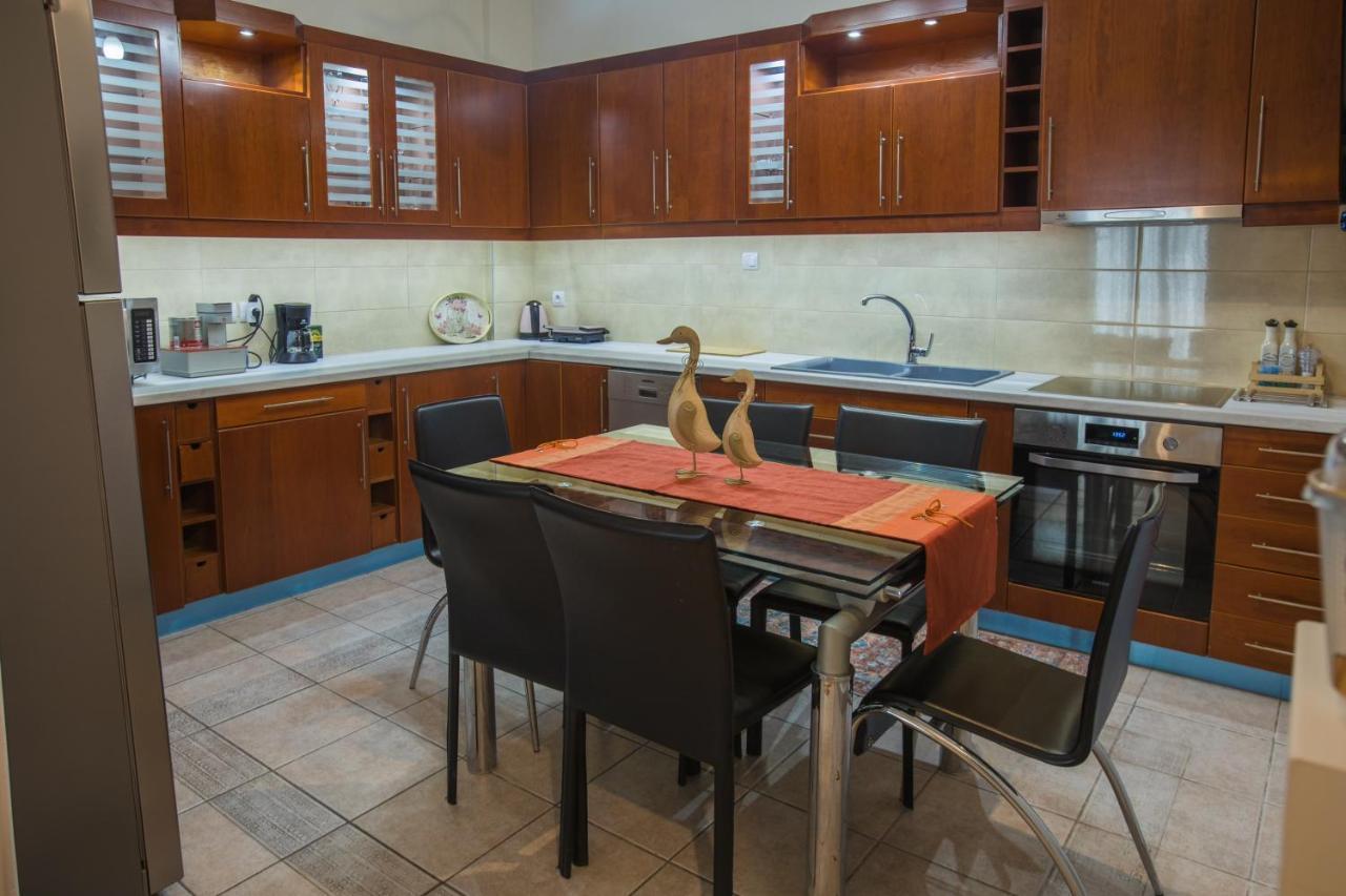 Efis Apartment Down Town Perfect Location นาฟปาคตอส ภายนอก รูปภาพ